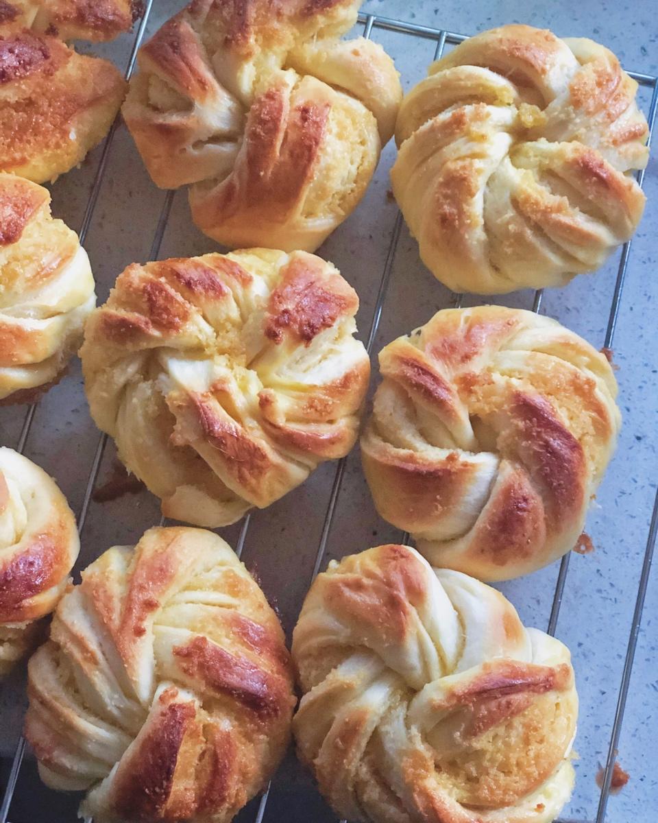 快手椰蓉小餐包（一次发酵照样柔软又拉丝）