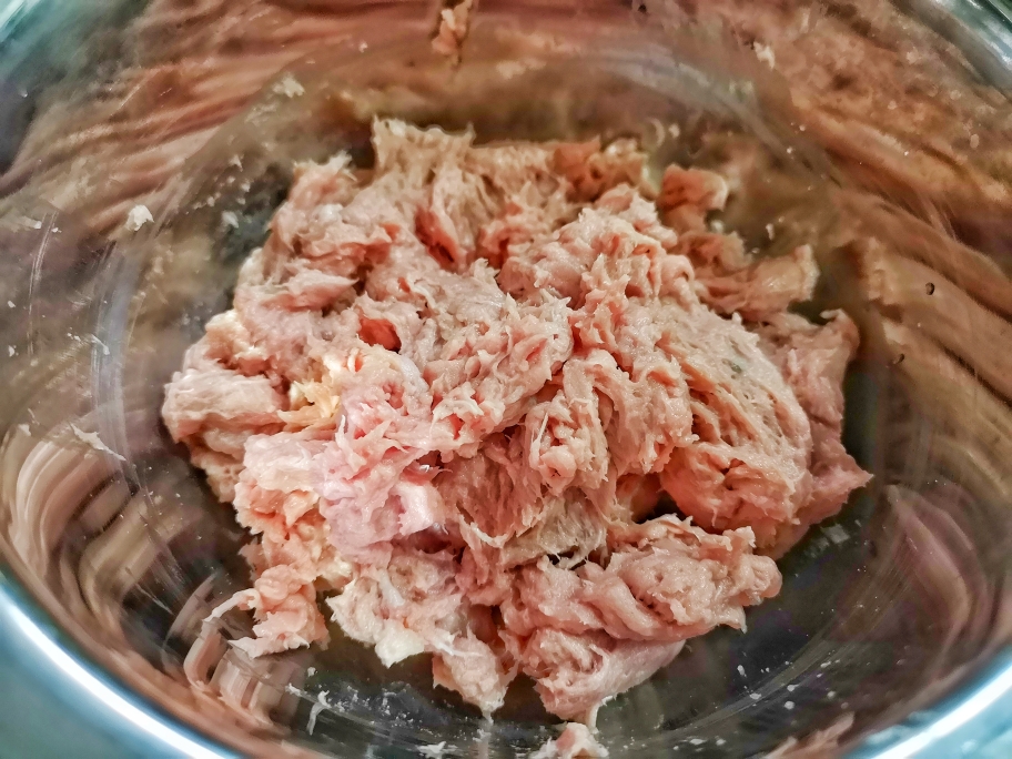 香酥不腻的炸猪肉丸子的做法 步骤2