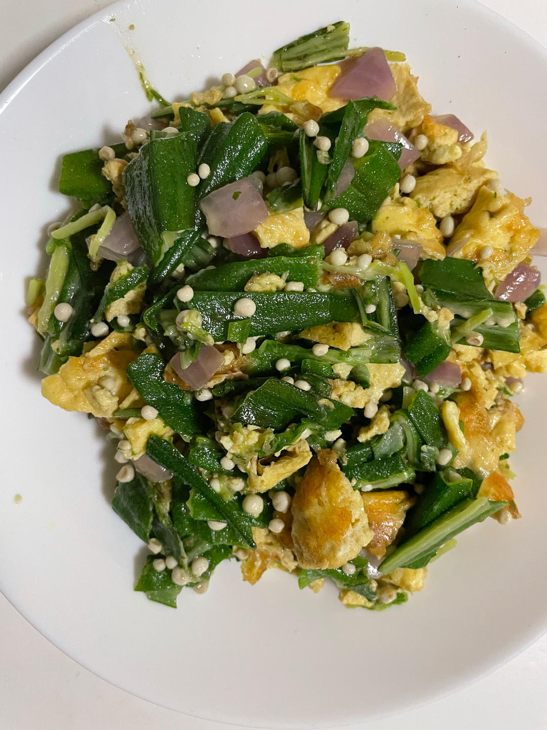 厨师长教你：“秋葵炒蛋”的家常做法，清脆爽口，营养美味