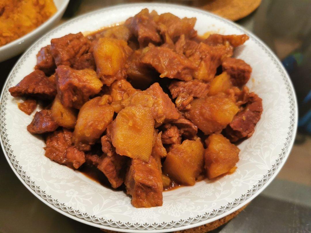 红烧土豆牛腩