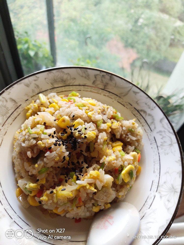 不油腻的洋葱炒饭