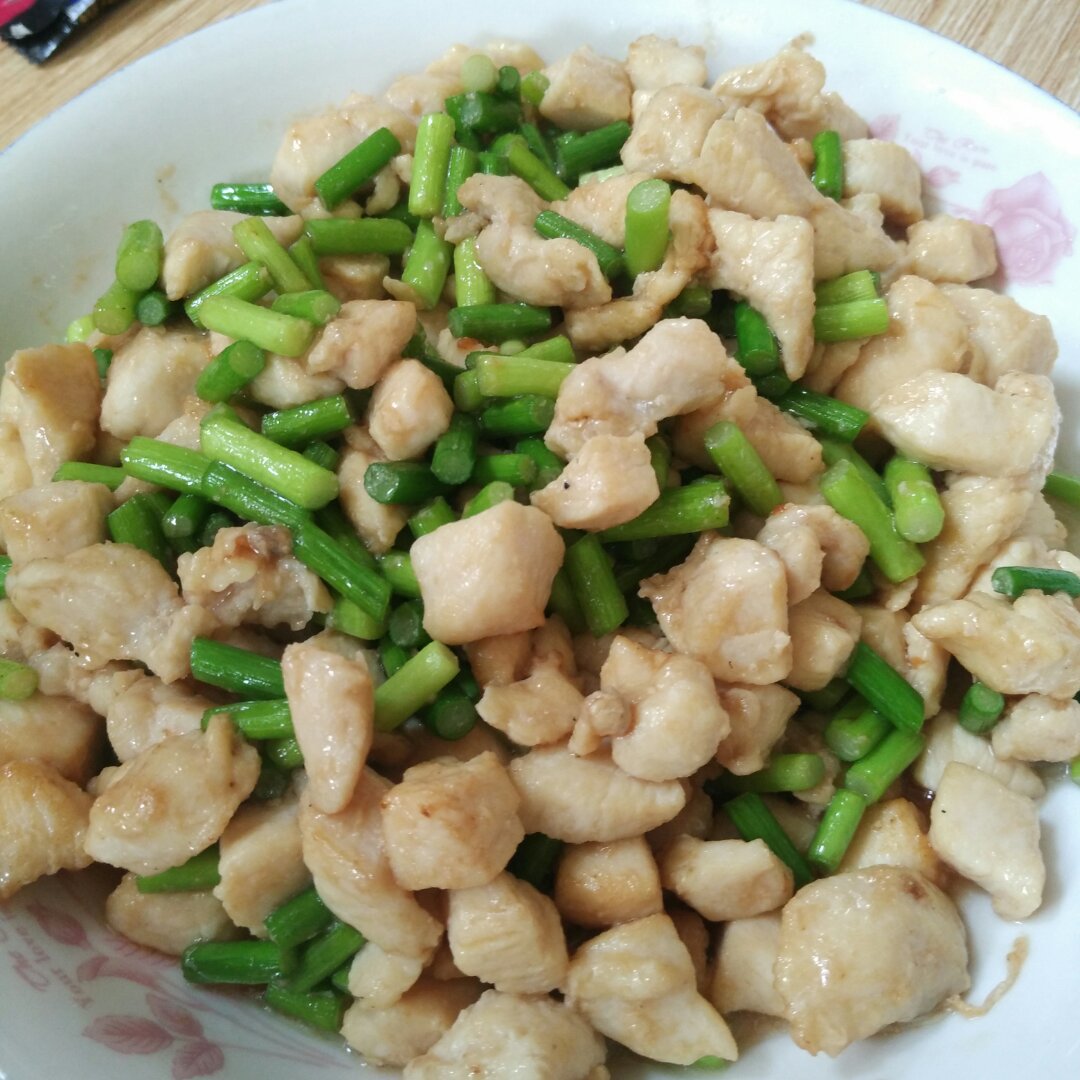 甜蒜苔炒鸡丁
