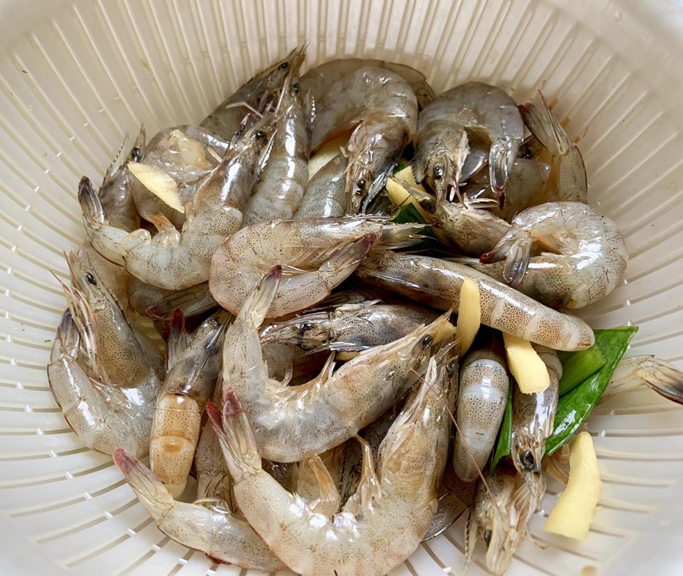 美味咖喱大虾🍤的做法 步骤1