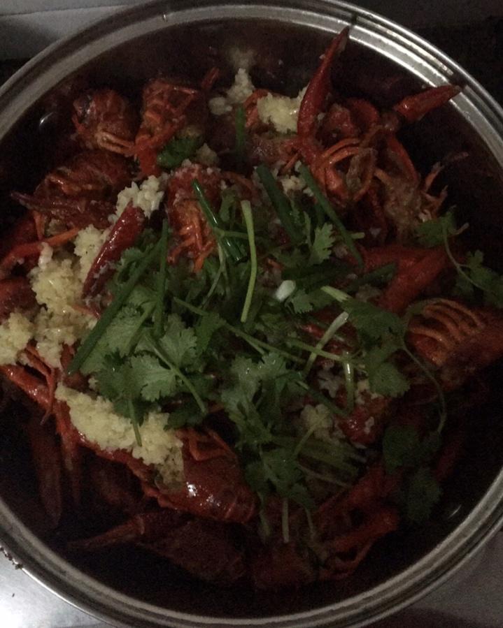独家揭秘！餐馆绝不外传的正宗秘制蒜香小龙虾做法！