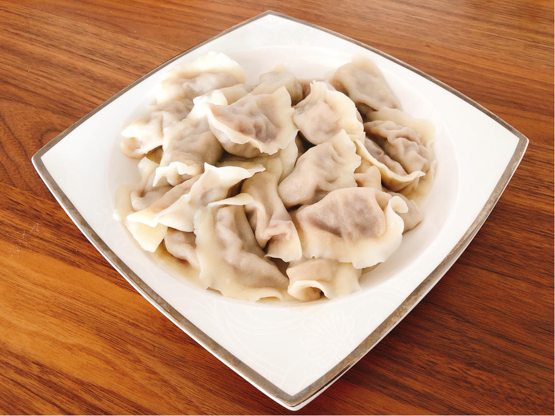 鲜嫩多汁的牛肉洋葱水饺（内含尽量少流泪的洋葱切法）