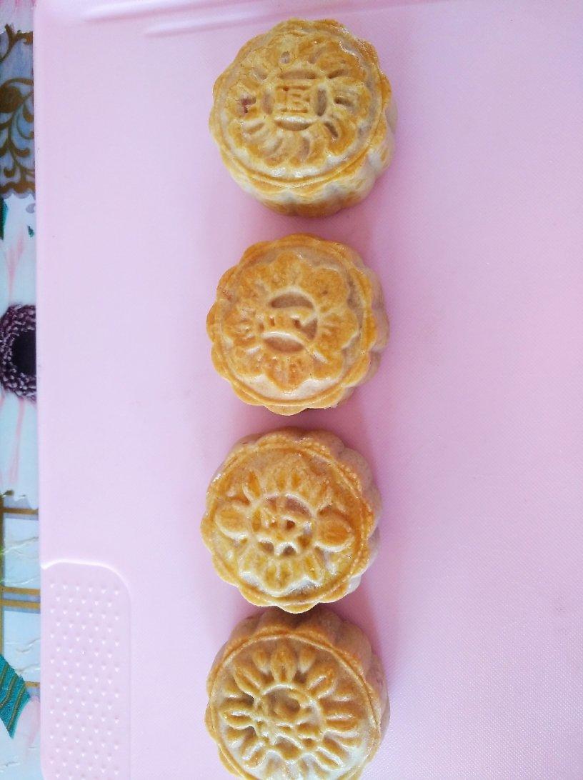 广式月饼—蛋黄莲蓉月饼