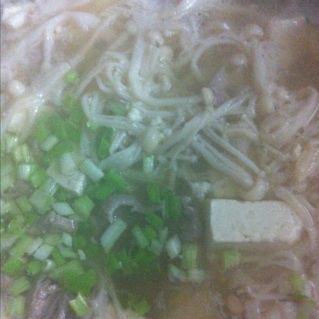 金针菇豆腐肉片汤
