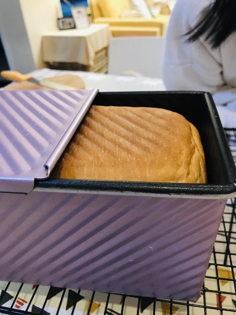 清香柔软的抹茶红豆吐司