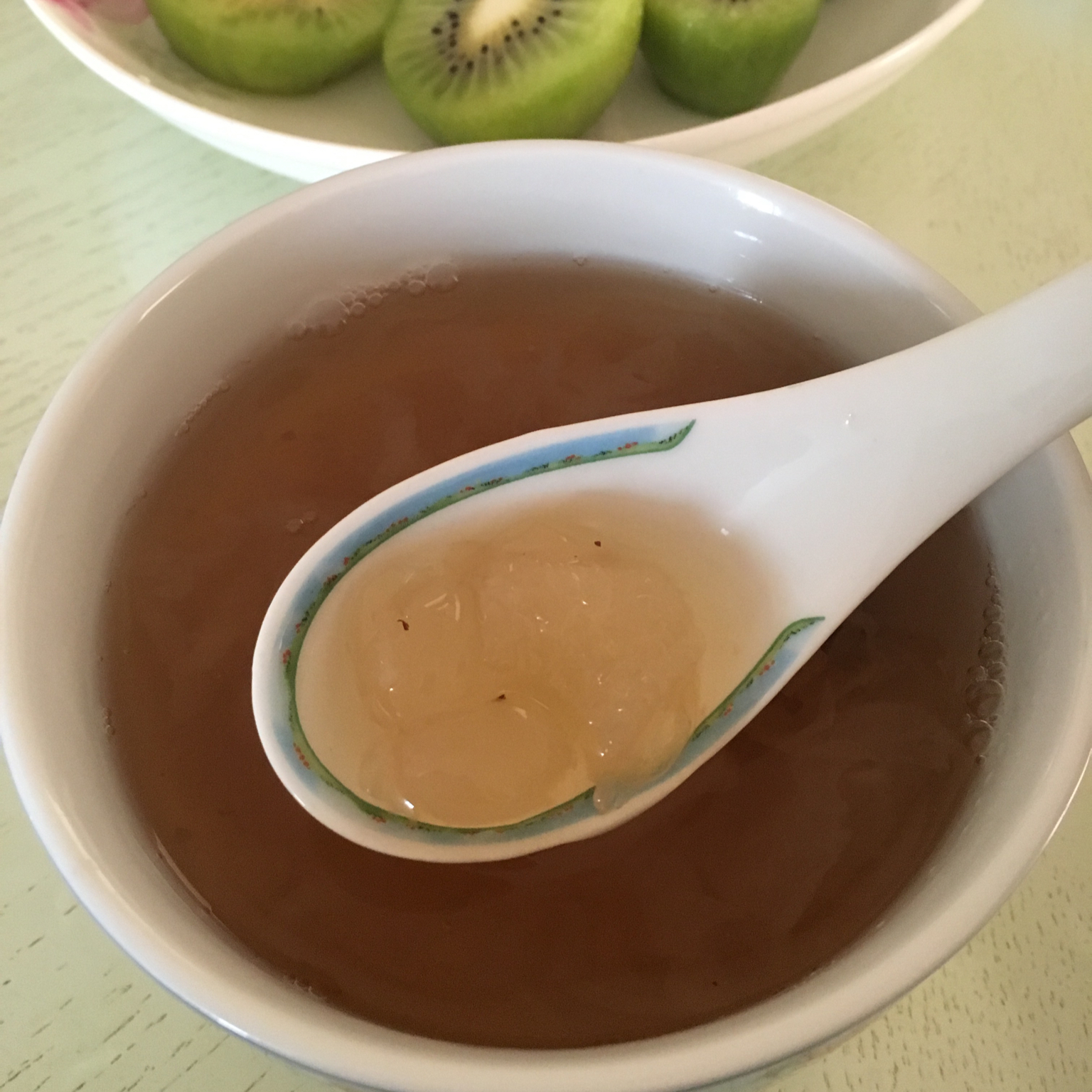 雪莲子银耳糖水