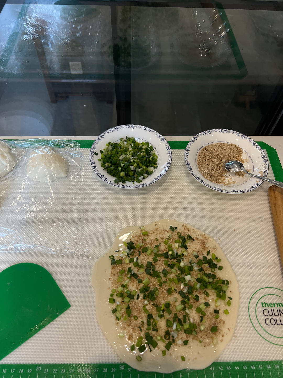 堂妈教你做飘香葱油饼