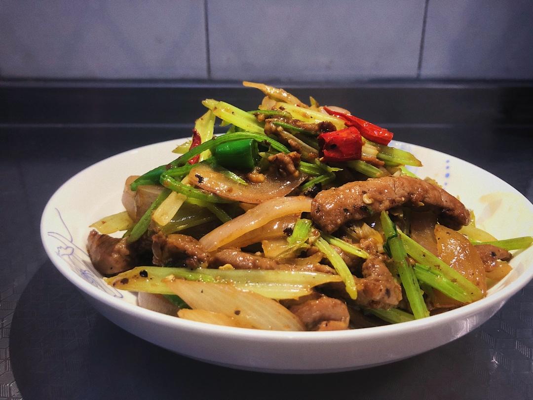 【小高姐】青椒牛肉 如何炒出嫩滑的牛肉