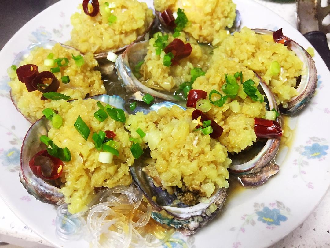蒜蓉粉丝蒸鲍鱼
