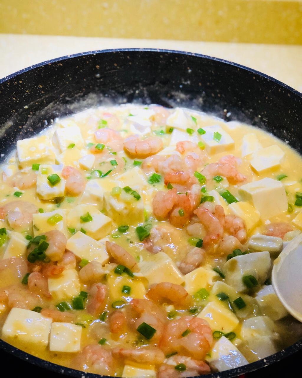 咸蛋黄虾仁豆腐