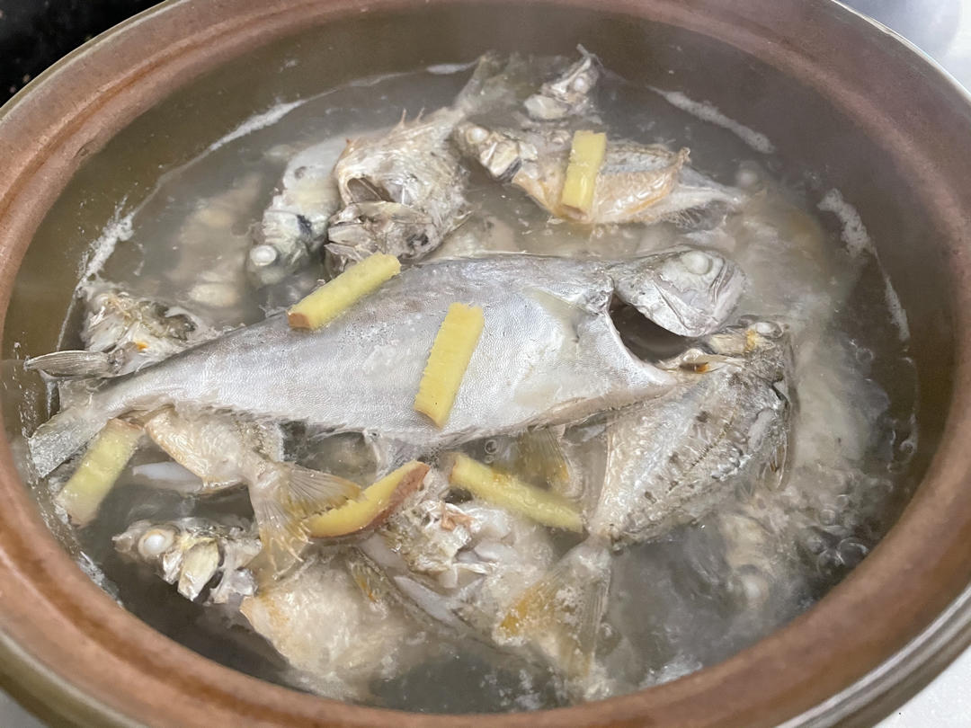 杂鱼煲