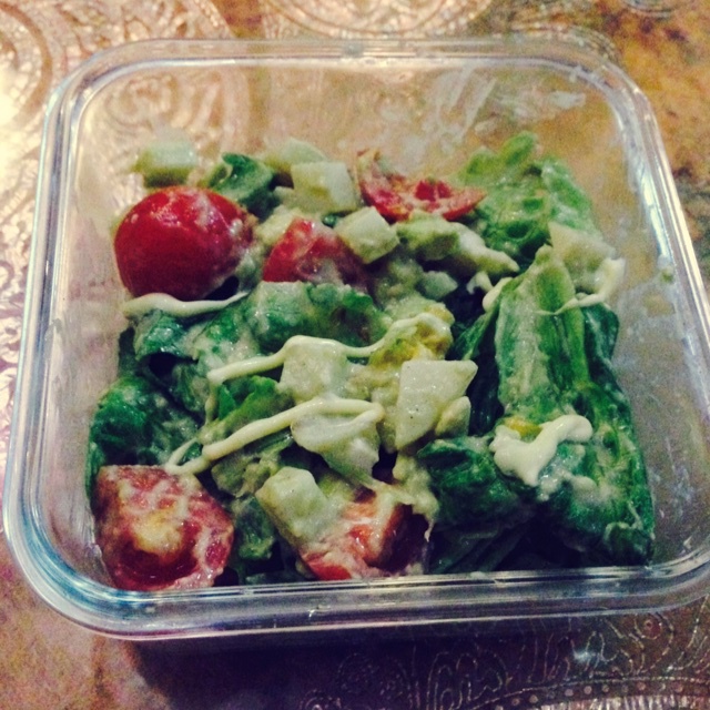 牛油果土豆鸡蛋黄瓜沙拉