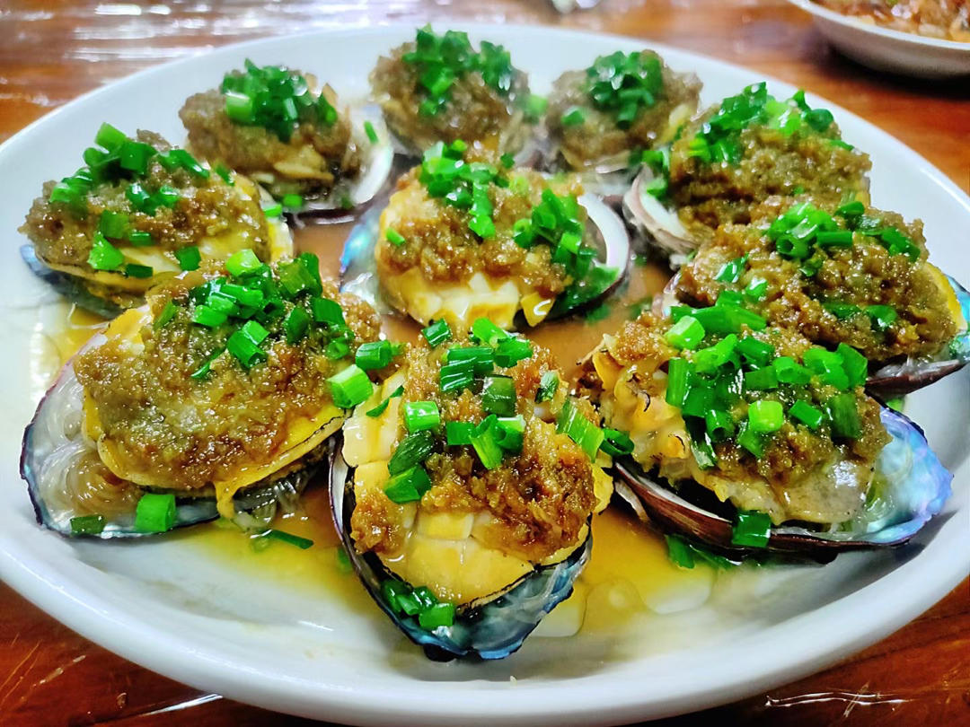 瘦子变闪电做的蒜蓉粉丝蒸鲍鱼