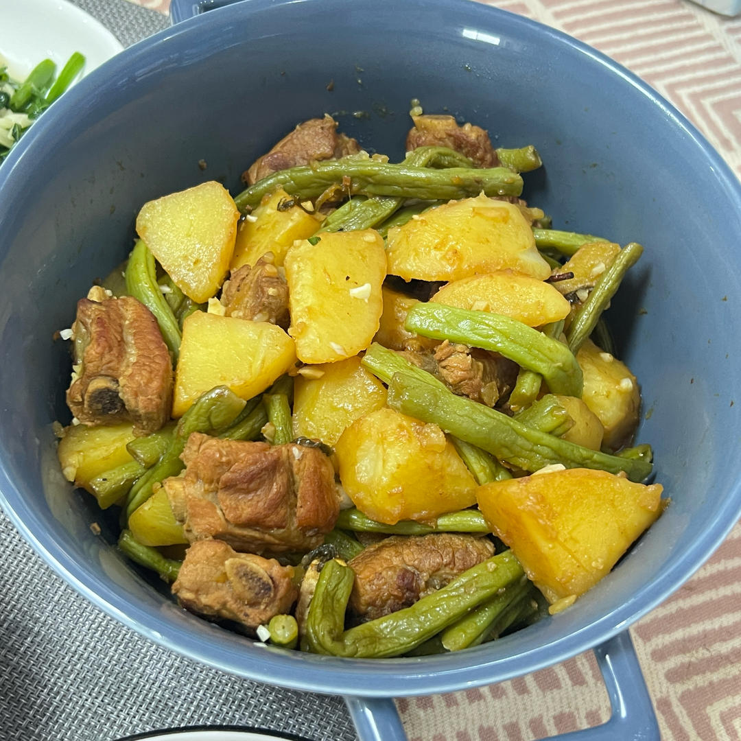 硬菜代表--排骨炖豆角土豆（豆角焖面胚子）