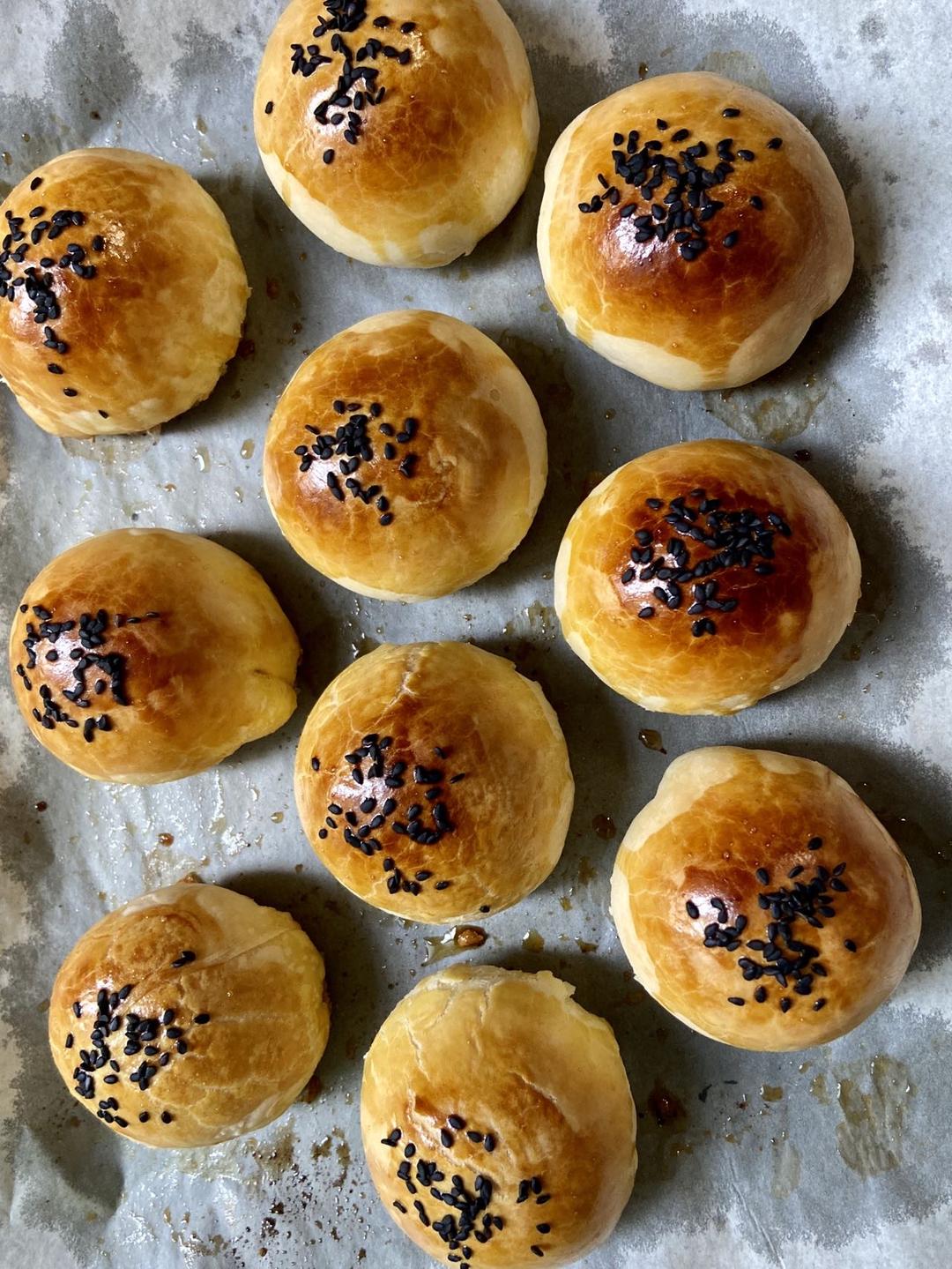 一口酥掉渣的植物油版豆沙蛋黄酥（详细版新手小白必入）