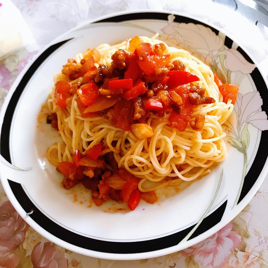番茄肉酱意大利面