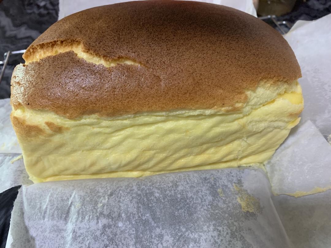 堪比柯基屁股
爆浆芝士🧀古早蛋糕