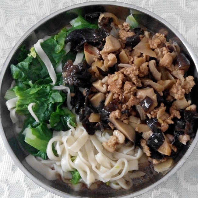 香菇肉末炸酱面