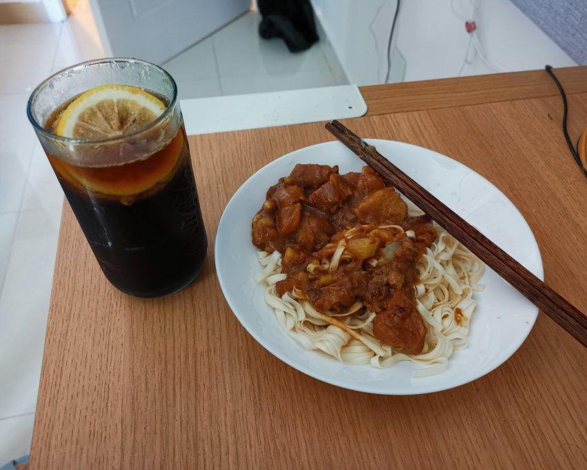 【咖喱牛腩拌饭】