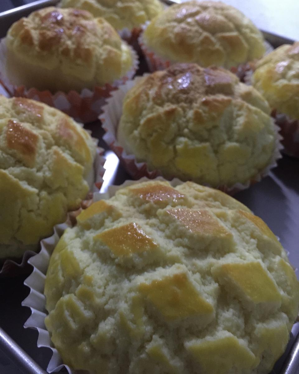 好吃到炸裂的港式菠萝包（附带制作酥皮的小视频）