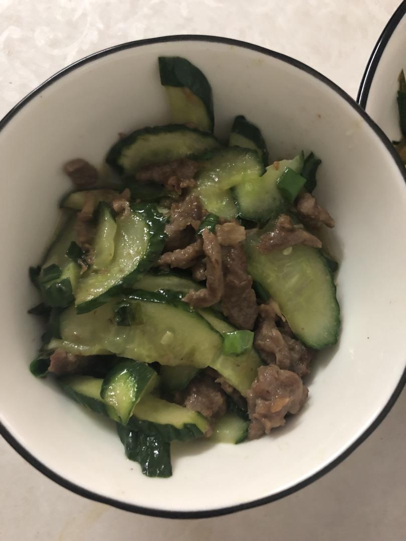 简单快手菜-青瓜（黄瓜）炒牛肉