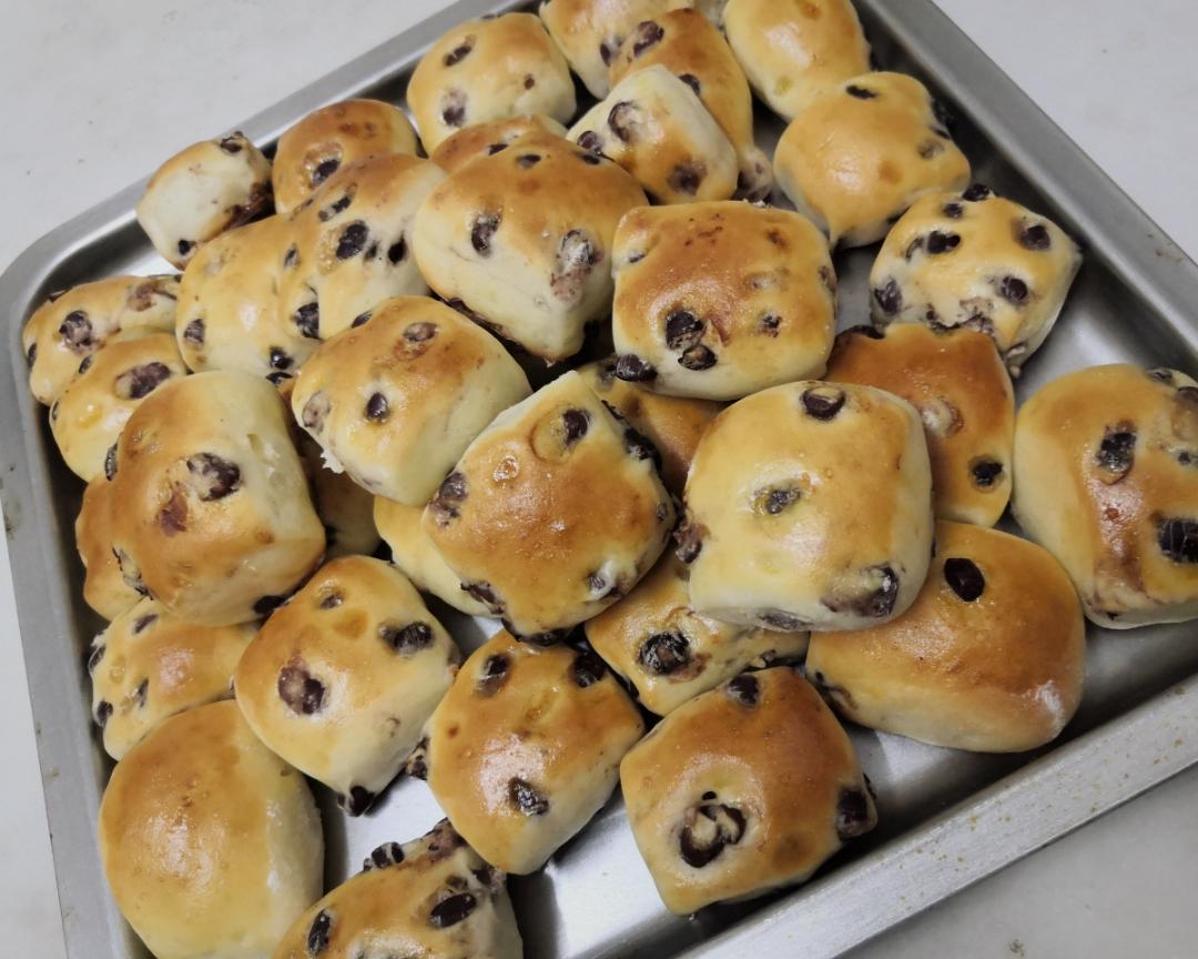 层次多又奶香浓郁的蜜豆面包,醒发一次很省心,大人小孩都爱吃的做法