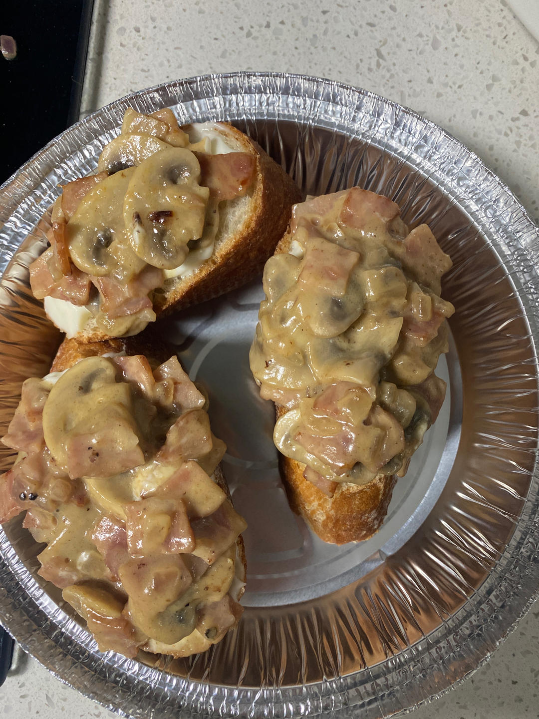 这也太香了‼️奶油蘑菇培根佐法棍🥖爆好吃😋