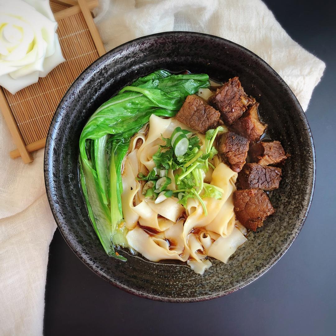 油泼热汤扯面