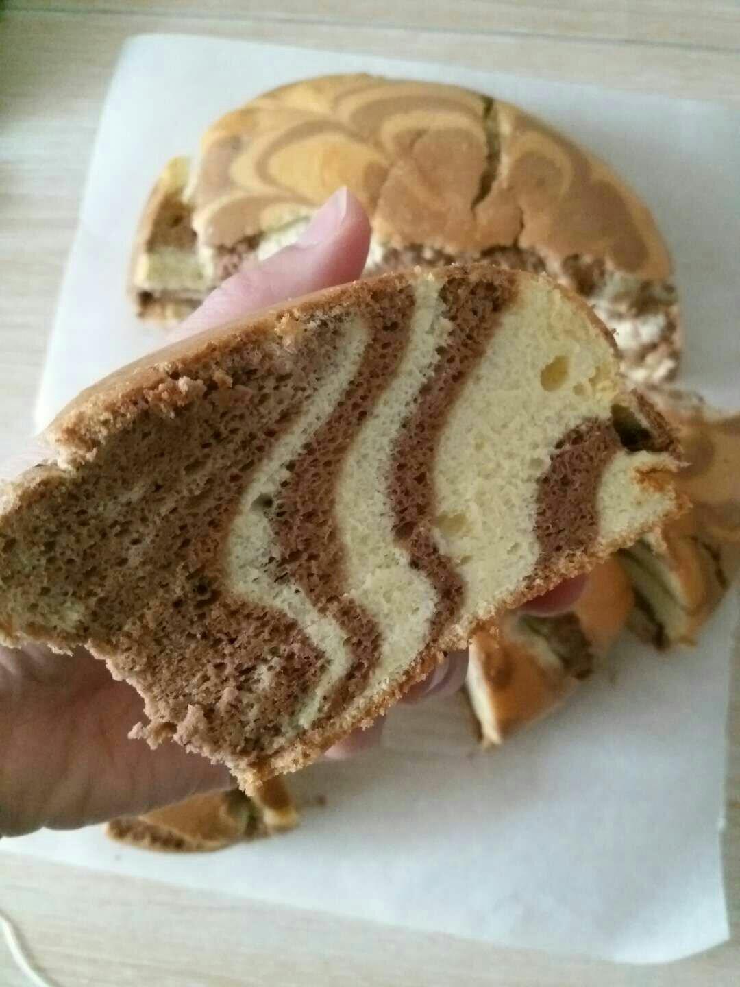 双色拉花戚风蛋糕