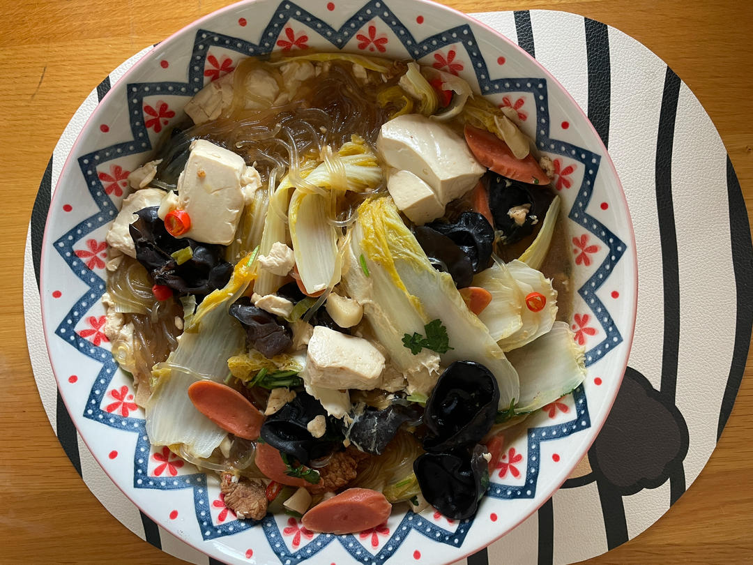 白菜豆腐粉丝煲味道不错下饭👍