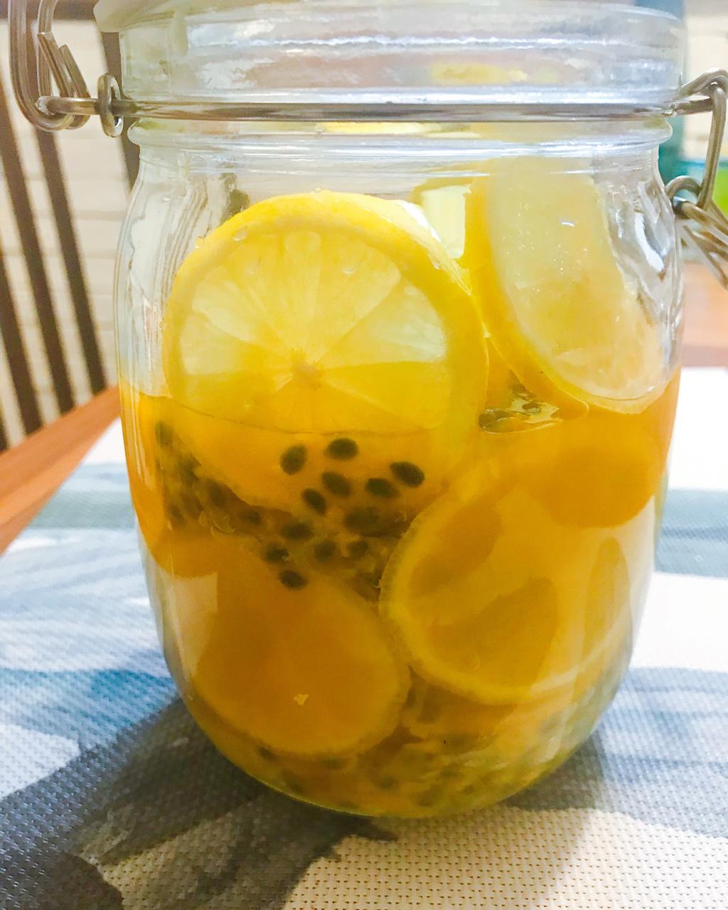 我是碧君啊做的百香果柠檬冰糖蜂蜜