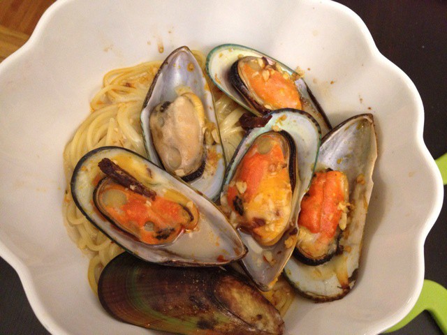 香叶白酒煮青口花蛤意粉