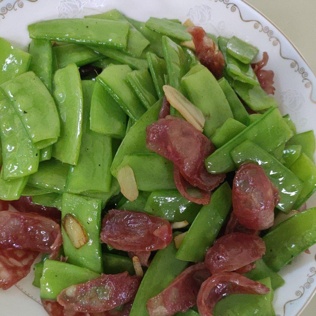 腊肠炒荷兰豆