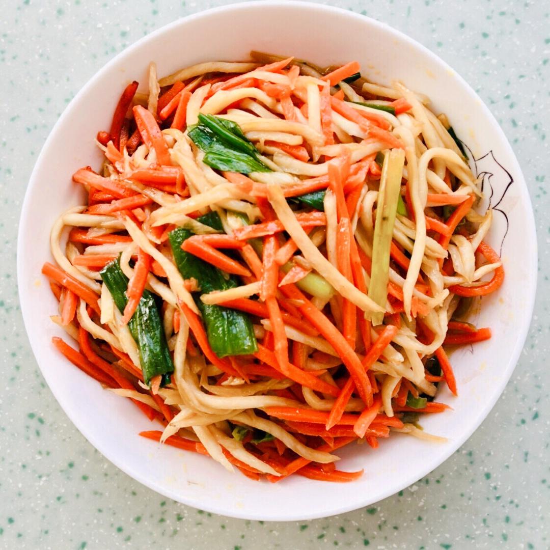 开胃又好吃——酸酸的茭白炒三丝