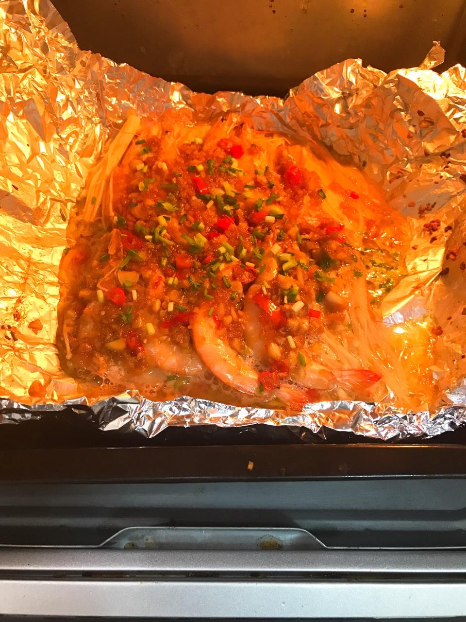 蒜蓉金针菇烤花蛤虾