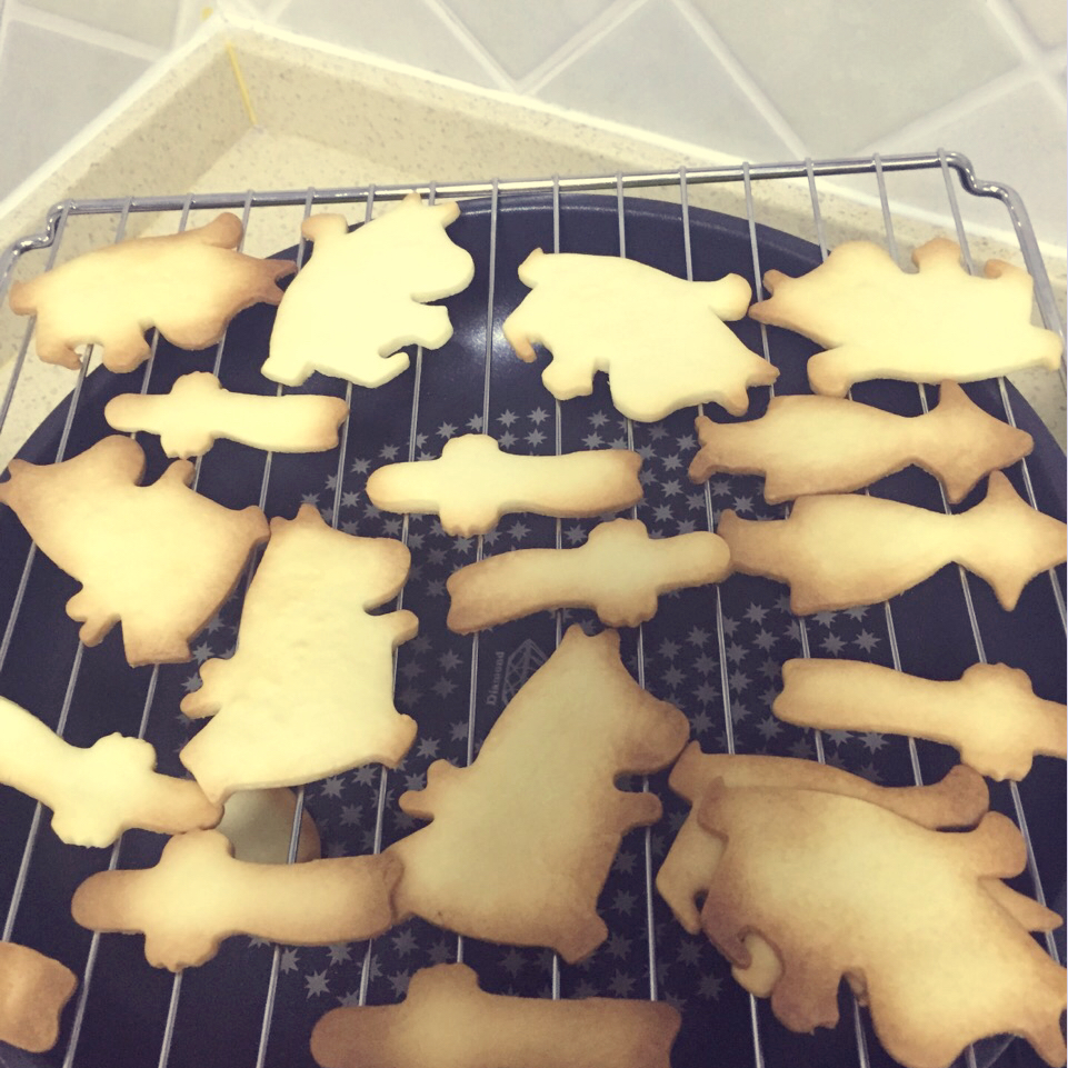 超简单！好吃又平整的糖霜饼干底的做法（附贴心小提示哦）