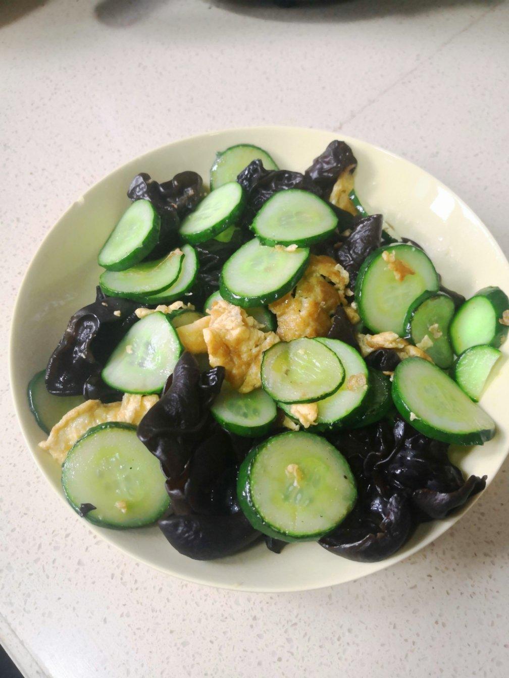 黄瓜木耳炒鸡蛋