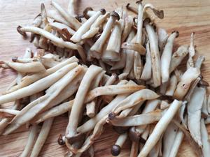 荷兰豆海鲜菇焖饭的做法 步骤4