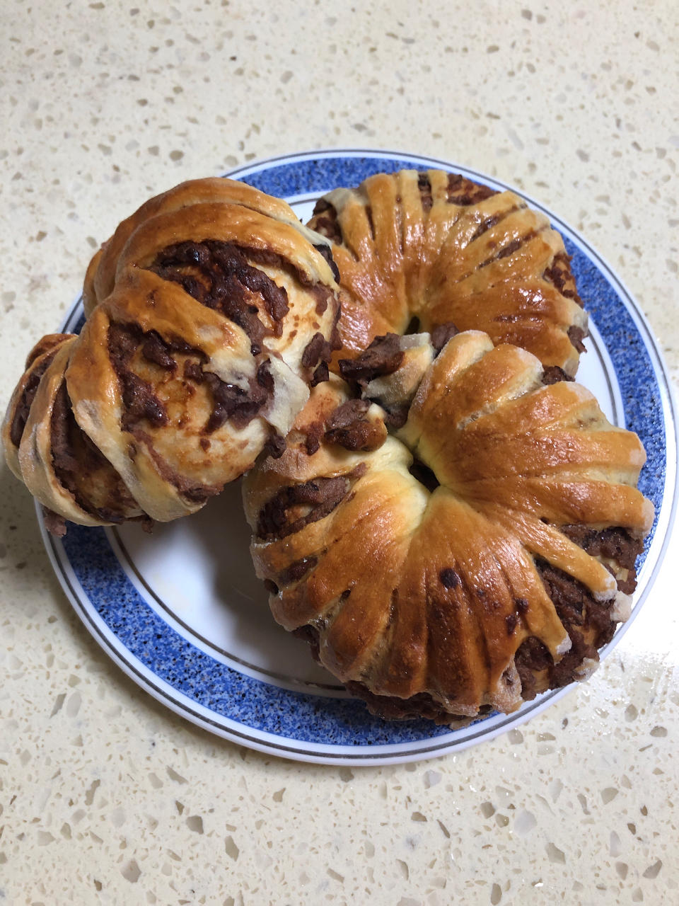 超级松软，红豆味十足的豆沙面包（超详细图解）