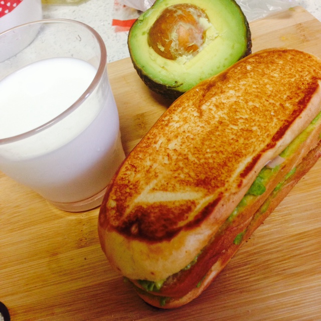 牛油果早餐三明治 Avocado Breakfast Toasted Sandwich