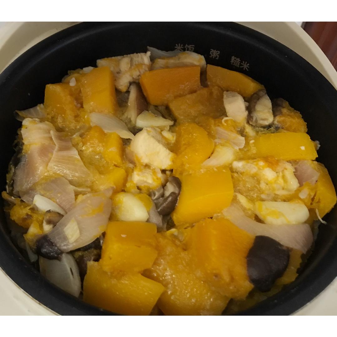 南瓜鸡肉香菇焖饭