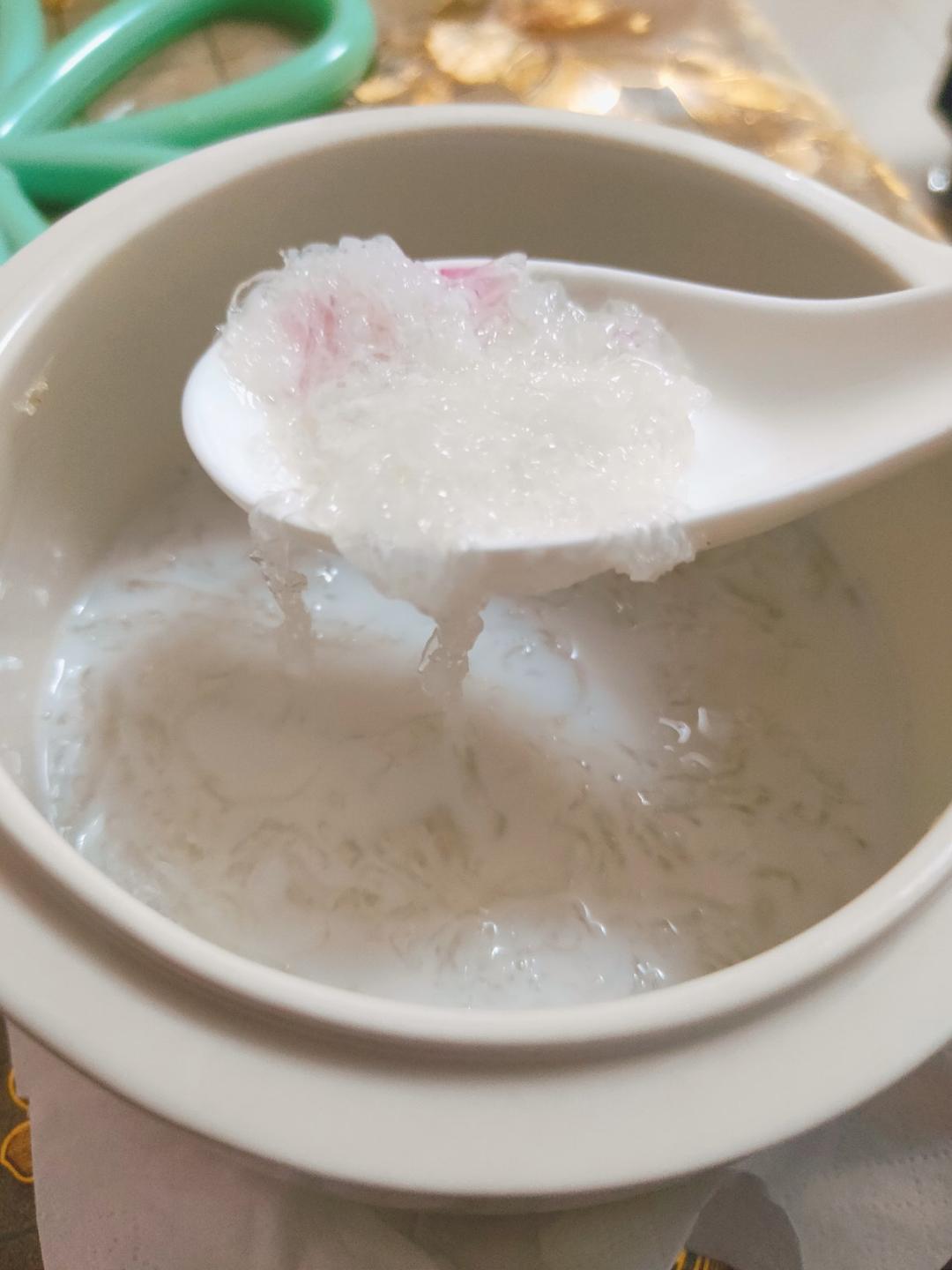 椰汁炖燕窝