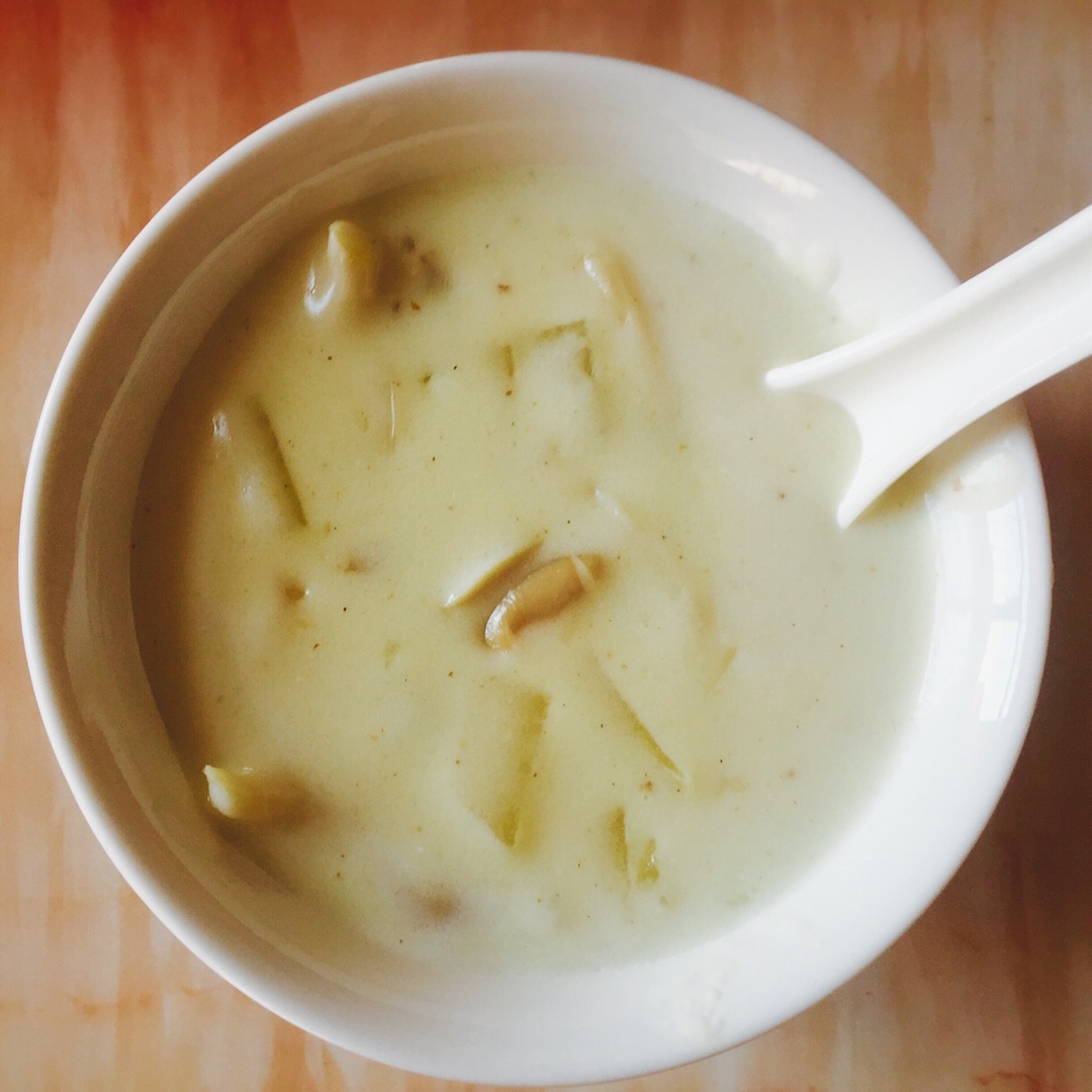 鸡茸奶油蘑菇汤