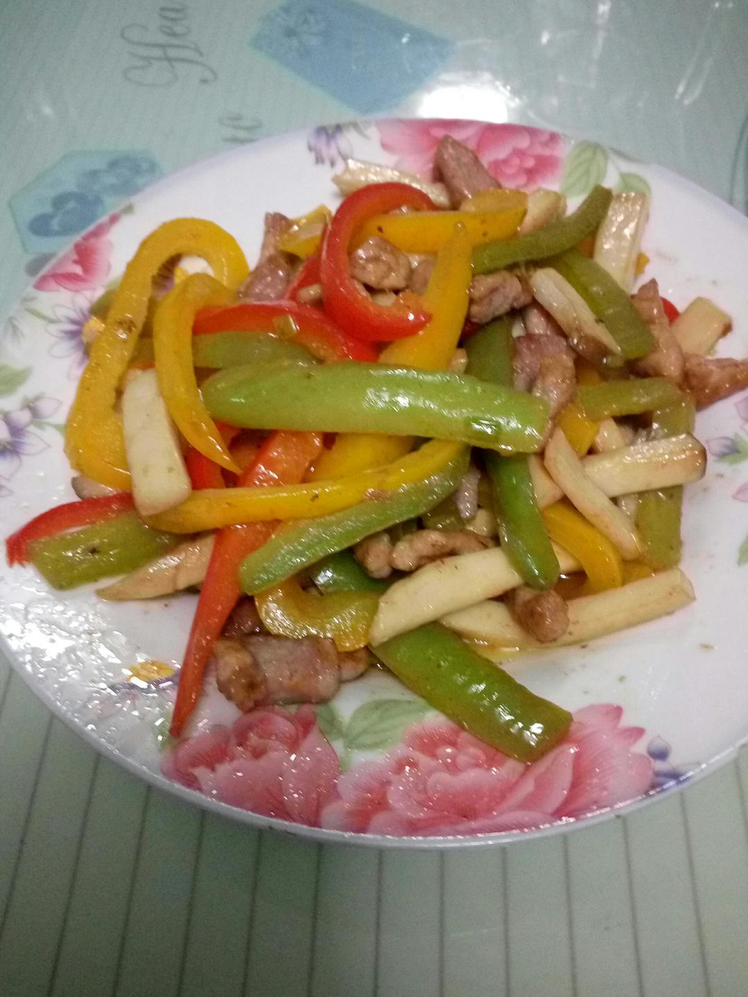 彩椒炒里脊丝