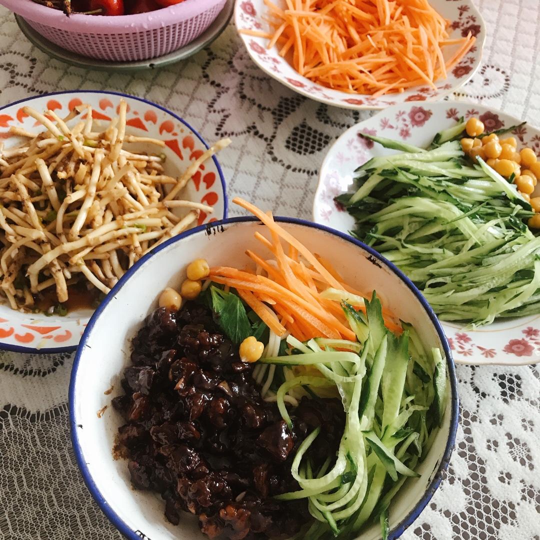 正宗老北京炸酱面