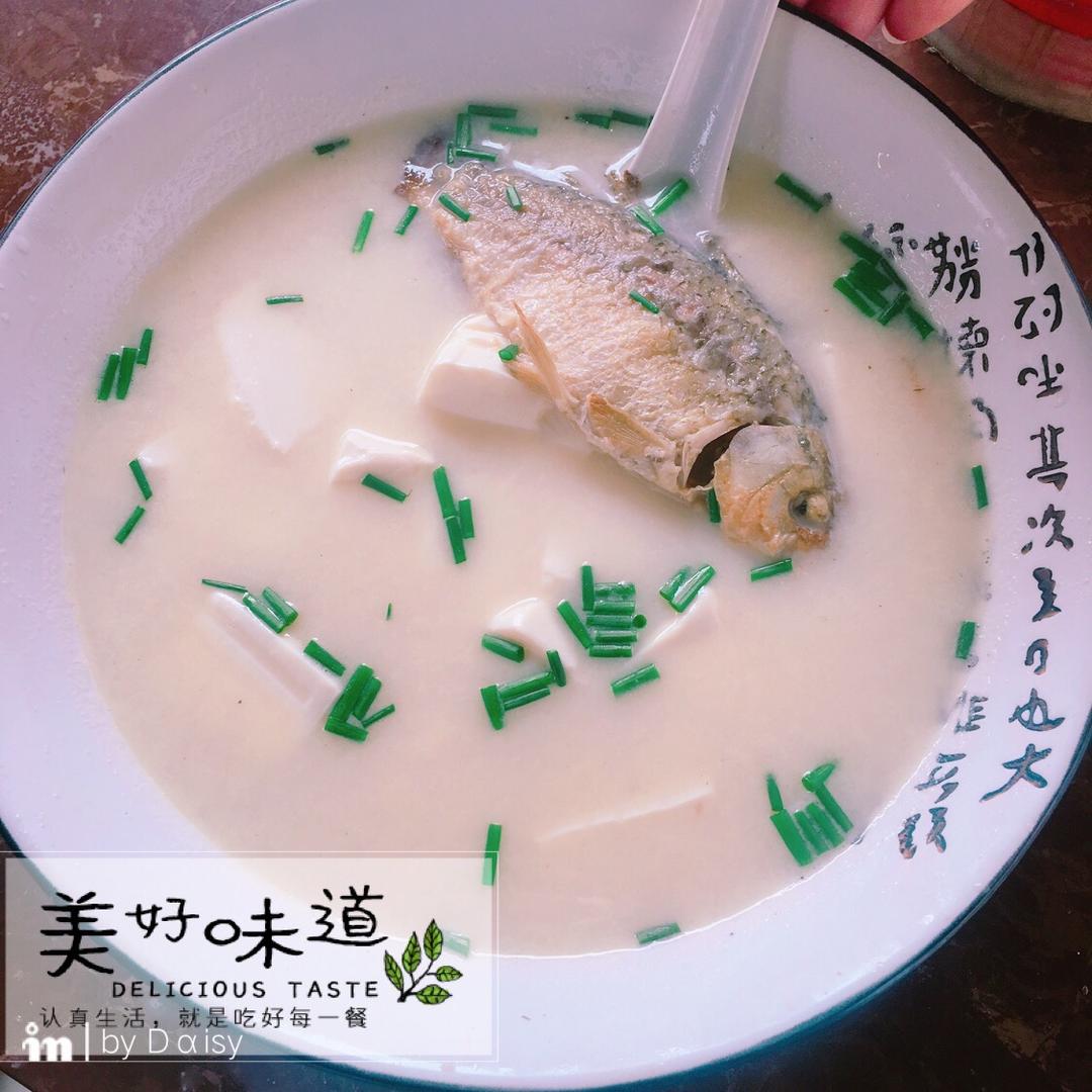 野生鲫鱼豆腐汤