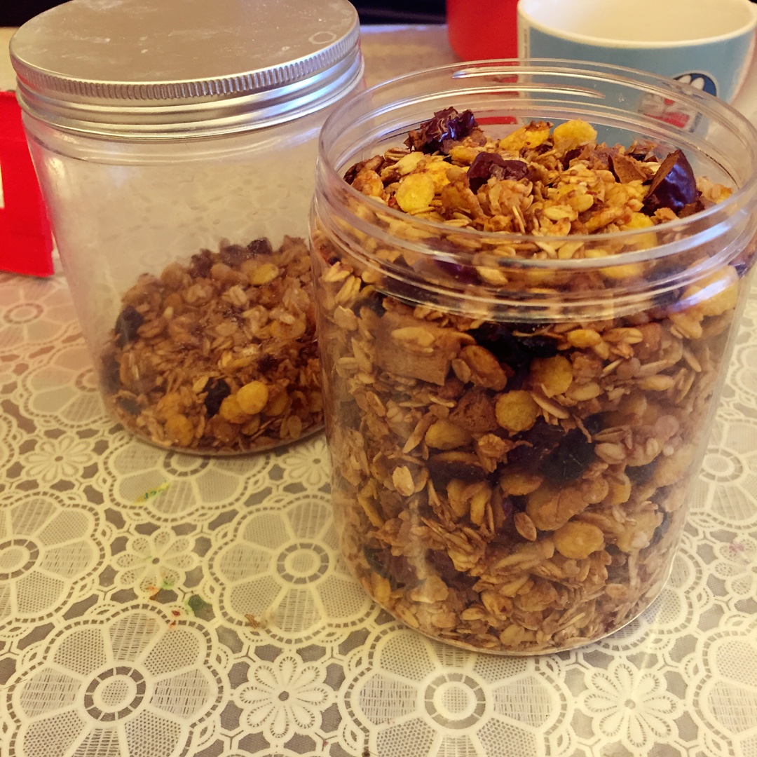 Today's breakfast 格兰诺拉脆麦片